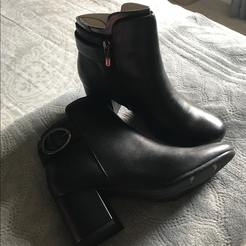 Easy Spirit Booties